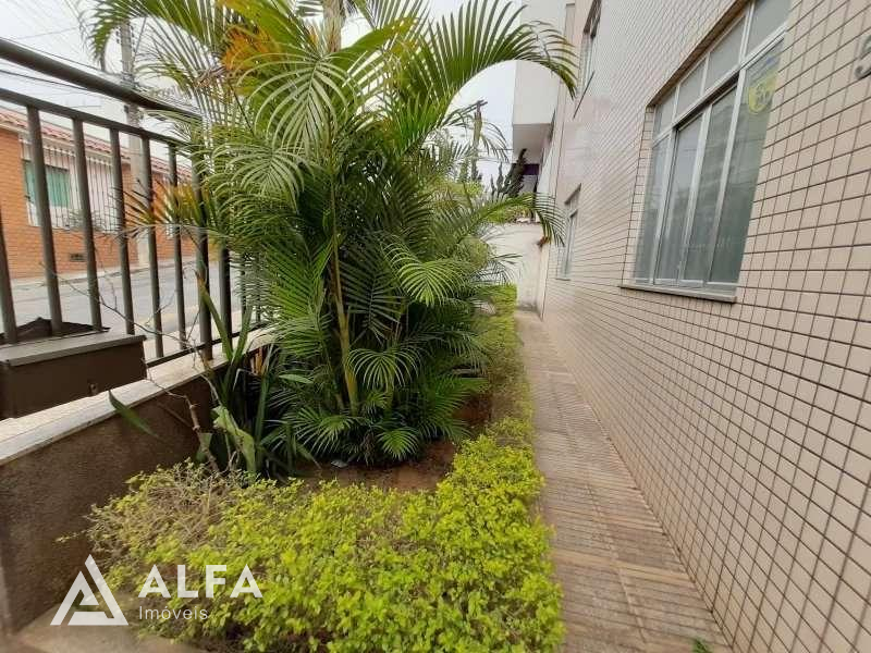 Praticidade e Conforto: Apartamento com Suíte e Garagem Coberta no bairro Santa Cecília.
