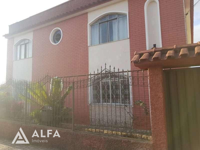 Confortável Apartamento de Três Quartos com Suíte e Garagem para Um Carro - Alfa Imóveis