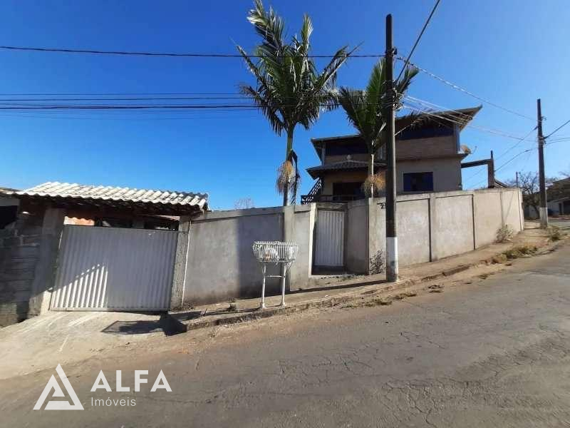 Elegante Casa com Área de Lazer, Três Dormitórios e Suítes - Alfa Imóveis